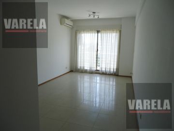 Av. Diaz Vélez 4600 P.9° Se vende C/RENTA- 2 amb. Fte. c/balcón. Cochera fija-cub. Amenities. Parque Centenario.