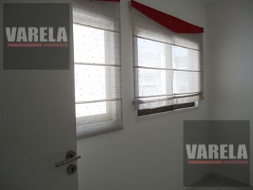 Av. Diaz Vélez 4600 P.9° Se vende C/RENTA- 2 amb. Fte. c/balcón. Cochera fija-cub. Amenities. Parque Centenario.