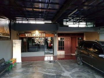 DIJUAL RUMAH RAYA JAMBANGAN COCOK BUAT USAHA