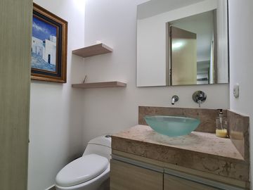 casa en venta en hacienda el castillo. Cod V16715