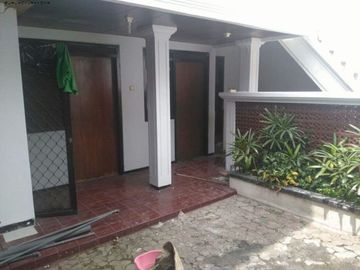 Rumah Margorejo Indah lokasi bagus Hadap selatan