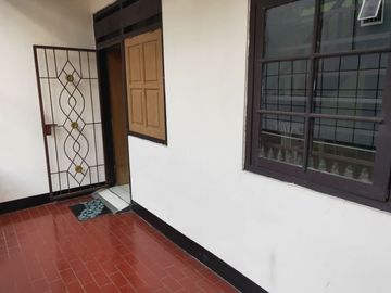 Rumah strategis di banyumanik siap huni. Lingkungan aman dan nyaman