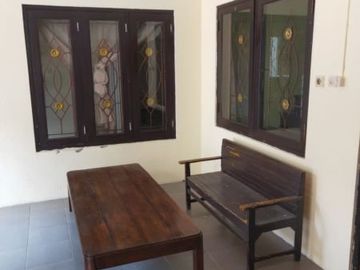 Rumah strategis di banyumanik siap huni. Lingkungan aman dan nyaman