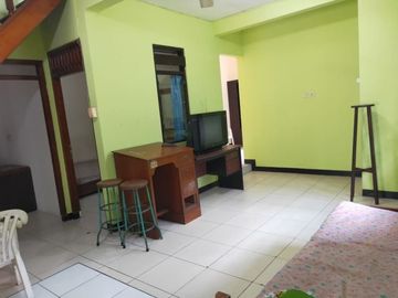 Rumah strategis di banyumanik siap huni. Lingkungan aman dan nyaman