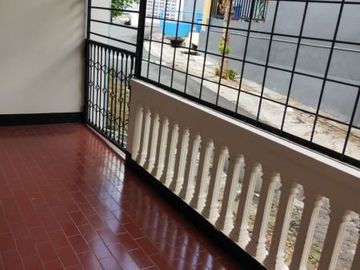 Rumah strategis di banyumanik siap huni. Lingkungan aman dan nyaman