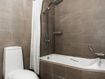Unit For Rent in Luxe Residences, BGC