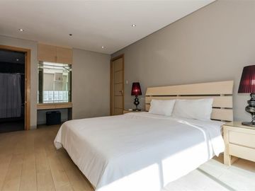 Unit For Rent in Luxe Residences, BGC