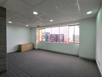 Eleva Tu Empresa En San Isidro Golf – Oficina En Alquiler