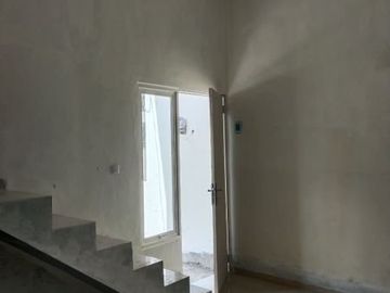 Rumah minimalis Rungkut Asri Under 1M