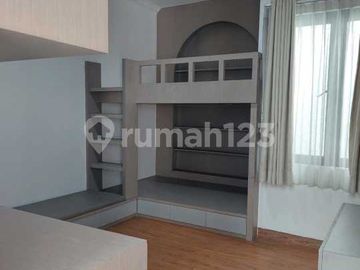 Rumah Cantik 2 Lantai Dekat Stasiun Sudimara