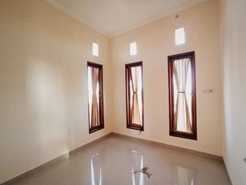 RUMAH LANTAI 2 SIAP HUNI BATUBULAN