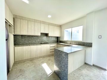 CASAS NUEVA A ESTRENAR  EN URBANIZACIÓN BARU OASIS AL SUR DE MANTA
