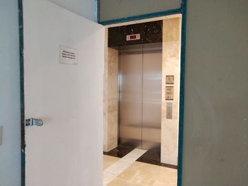 Dijual/Disewa 2 Unit Kantor Puri Indah Financial Tower Jakarta Barat - Posisi Gandeng Murah Harga di Bawah Pasaran