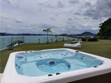 Venta de apartamento en CauseWay, Isla Naos