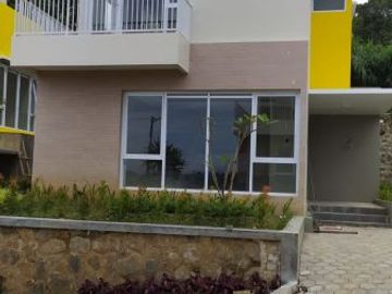 hunian PREMIUM DIATAS AWAN lokasi cisarua bandung