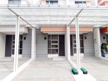 DISEWA : Rumah baru gress full furnish cluster Virginia PIK2 di Dadap, Tangerang