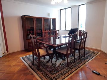 Departamento en venta amoblado, sector Embajada Americana / Colegio SEK. 160 M2.  $119.000