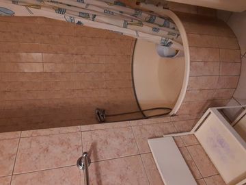 Departamento en venta amoblado, sector Embajada Americana / Colegio SEK. 160 M2.  $119.000