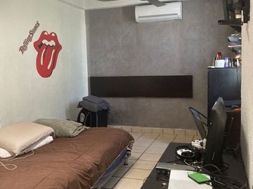 CASA EN VENTA AL PONIENTE DE HERMOSILLO EN RAQUET CLUB
