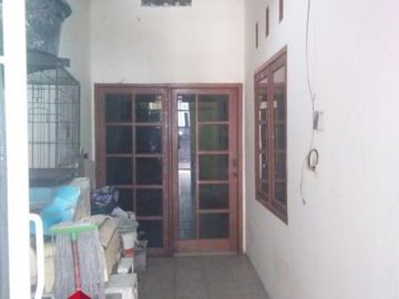 Dijual Rumah Bebas Banjir Bonus Kitchen Set dan Mini Bar Dekat Summarecon Bekasi