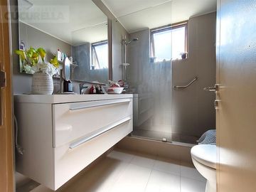 Depto arriendo de 3 dorm + servicio completo en Lo Barnechea
