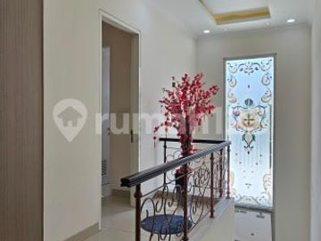 TERMURAH Rumah Full Renovasi Semi Furnished Cluster Alicante Gading Serpong