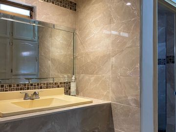CASA EN VENTA AL NORTE DE LA CIUDAD ENSEGUIDA FIRENZE EN LA CERRADA SAN LORENZO