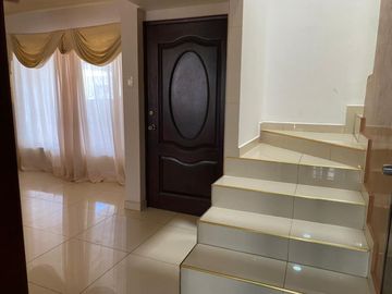 CASA EN VENTA AL NORTE DE LA CIUDAD ENSEGUIDA FIRENZE EN LA CERRADA SAN LORENZO