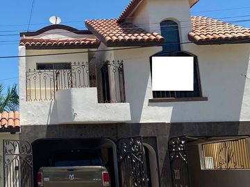 CASA EN VENTA AL NORTE DE LA CIUDAD ENSEGUIDA FIRENZE EN LA CERRADA SAN LORENZO