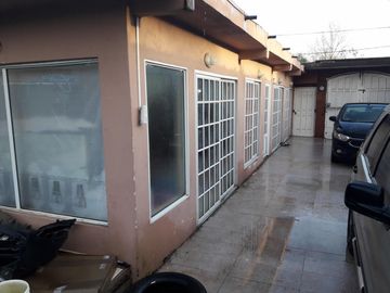 IMPECABLE CHALET CON PISCINA - ALEJANDRO KORN