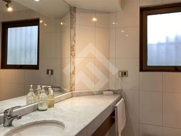 Casa en Venta en AC Los Domínicos | San Carlos de Apoquindo | Las Condes