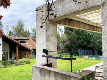 Casa en Venta en AC Los Domínicos | San Carlos de Apoquindo | Las Condes