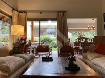 Casa en Venta en AC Los Domínicos | San Carlos de Apoquindo | Las Condes
