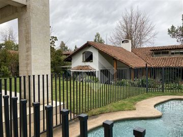 Casa en Venta en AC Los Domínicos | San Carlos de Apoquindo | Las Condes