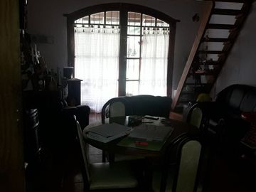 LATORRE PROP. VENDE CHALET DE 4 AMB CON HERMOSO PARQUE Y GARAGE - QUINCHO