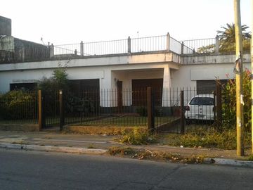 VENTA CASA 4 AMB  580 M2 TERRAZA VALENTIN ALSINA LANUS