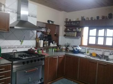 EXCELENTE CHALET 3 AMBIENTES MORON SUR