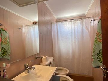 Casa con local en venta
