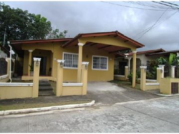 VENTA DE CASA EN LAS TERRAZAS DE BRISAS DEL GOLF (NT) 210 mts2