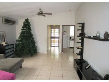 VENTA DE CASA EN LAS TERRAZAS DE BRISAS DEL GOLF (NT) 210 mts2