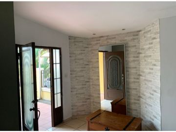VENTA DE CASA EN LAS TERRAZAS DE BRISAS DEL GOLF (NT) 210 mts2