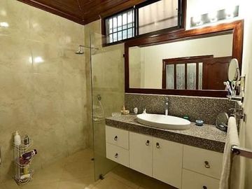 Casa - Vía a la Costa