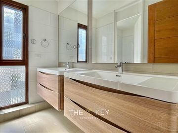 Casa en venta de 6 dorm. en Peñalolén