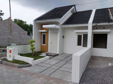 Rumah Modern Dengan Sistem Keamanan Terbaik Di Randusari