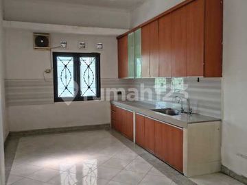 Disewakan Rumah di Alam Sutera (5 Menit Dari Sekolah Laurensia)