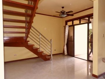 Two Storey House for rent with 4 bedrooms in Hensonville Ang