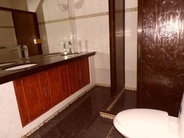 Two Storey House for rent with 4 bedrooms in Hensonville Ang