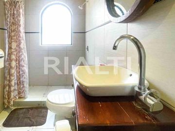 Casa Rentera Comercial En Venta En La Diego de Almagro