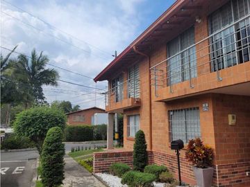 Venta de Casa en Unidad en el Retiro Urbano