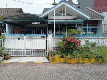 Rumah Terawat Rungkut Mapan One Gate System, Nego Sampe Deal